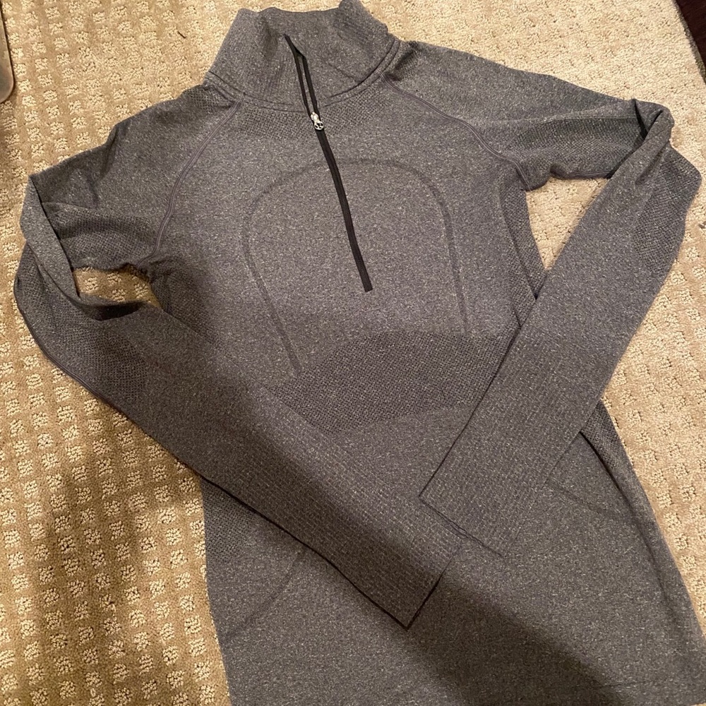 Lululemon Grey Long Sleeve pullover